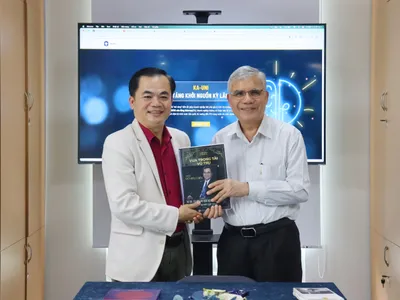 KA hân hạnh đón tiếp PGS.TS. Nguyễn Xuân Tế – Tổng Biên tập Tạp chí Khoa học Đại học Văn Lang