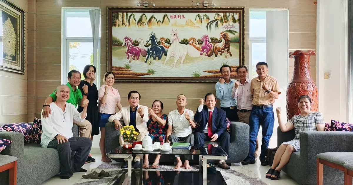 Lễ ký kết hợp tác giữa Meta King Attorney và Kichy Lucky USA tại biệt thự Đỗ Trí Minh có sự chứng kiến của ba mẹ ông JD. Martin Do và vợ chồng em gái Tina Do từ Úc về