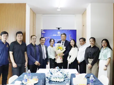 Tích hợp Chuyên môn Luật toàn cầu: Cuộc họp Chiến lược của King Attorney với Luật sư Zhang từ Hồng Kông