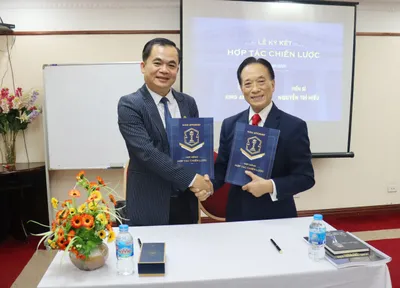 Lễ ký kết hợp tác giữa Công ty Cổ phần King Attorney với Tiến sĩ - Viện trưởng ông Nguyễn Trí Hiếu - Viện trưởng Viện Nghiên cứu và Phát triển Thị trường Tài chính - Bất động sản Toàn cầu