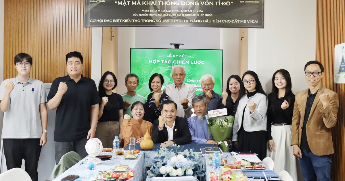 Lễ ký kết hợp tác giữa Công ty CP King Attorney với ông Nguyễn Văn Vũ - Chủ tịch HĐQT Công ty CP Đầu tư Nông nghiệp - Tập đoàn Hoàn Vũ CIG