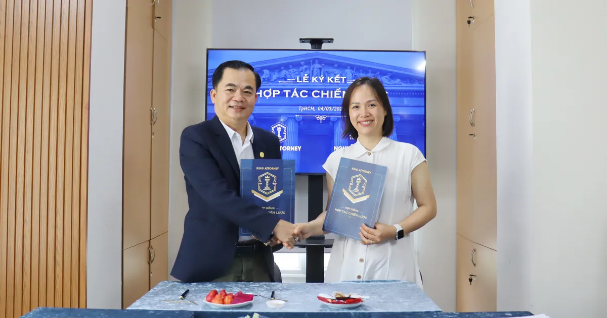 LỄ KÝ KẾT HỢP TÁC GIỮA CÔNG TY CP KING ATTORNEY VÀ BÀ NGÔ THỊ KIM TRANG - PHÓ VIỆN TRƯỞNG VIỆN NGHIÊN CỨU ỨNG DỤNG ĐỔI MỚI SÁNG TẠO QUẢN TRỊ DOANH NGHIỆP (3AI)