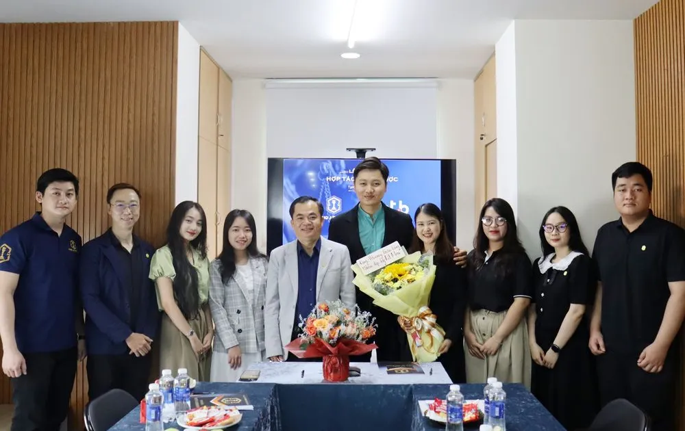 Lễ Ký Kết Thoả Thuận Hợp Tác (MOU) Giữa Công Ty CP King Attorney và Công Ty Cổ Phần Công Nghệ Giáo Dục DotB