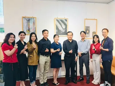 Công ty CP King Attorney làm việc cùng với VietCham Singapore 